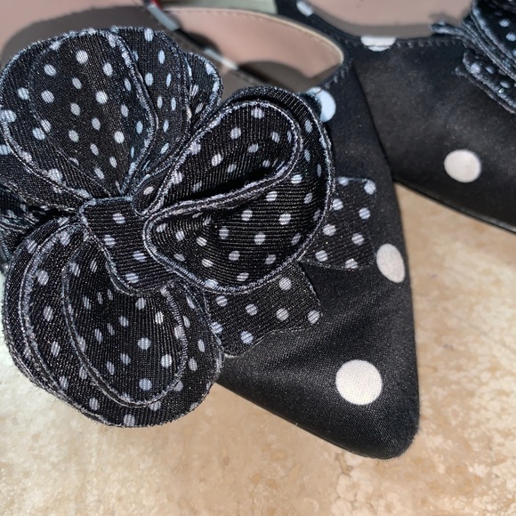 BETSY JOHNSON Slingbacks, black white polka dot vamp, big bow, red heel. 6.5 EUC - Picture 5 of 11
